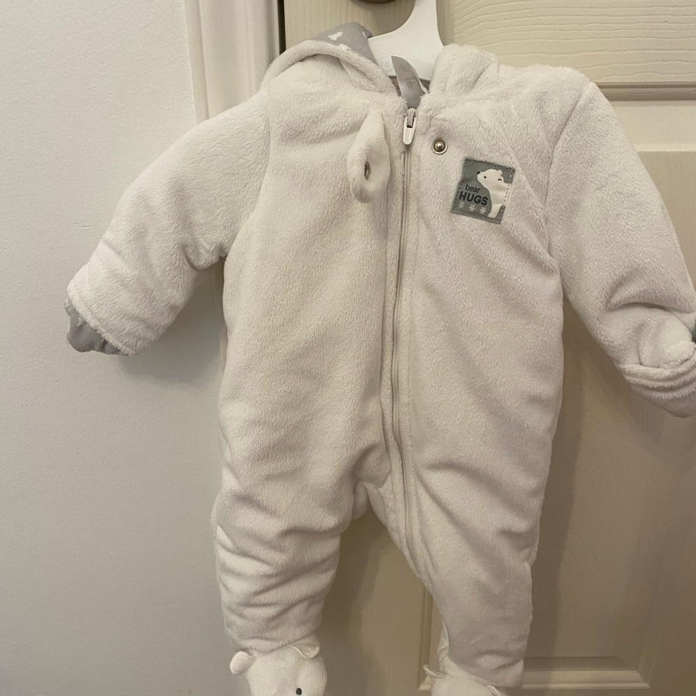 A warmer onesie. Never used. Size 0-3